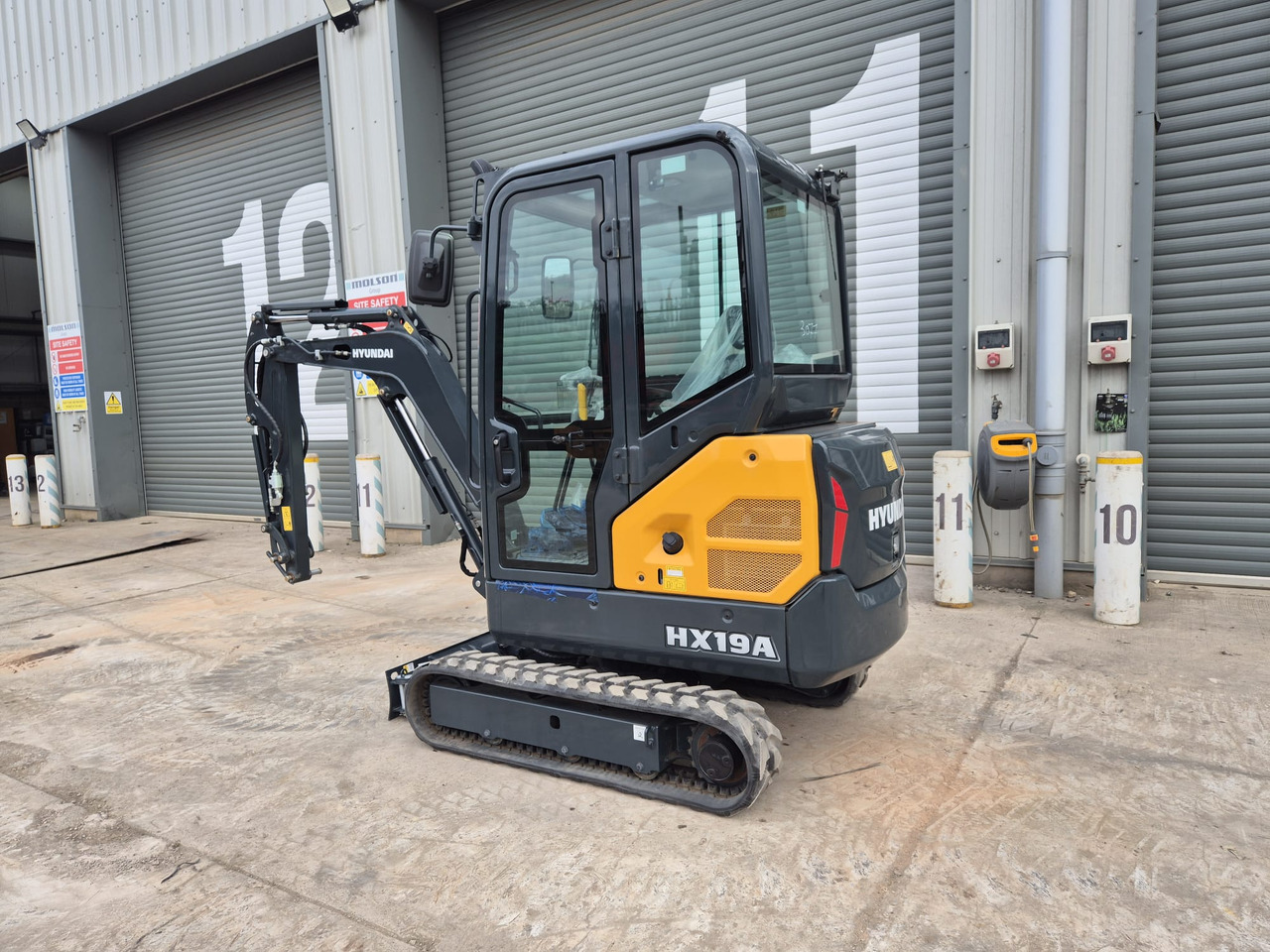 Hyundai HX19A - Mini excavator: picture 3 Hyundai HX19A - Mini excavator: picture 3