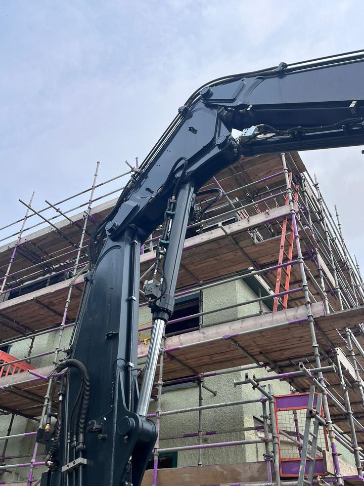 Lease a  Hyundai HX235 LCR DZ 15M High Reach Hyundai HX235 LCR DZ 15M High Reach: picture 8