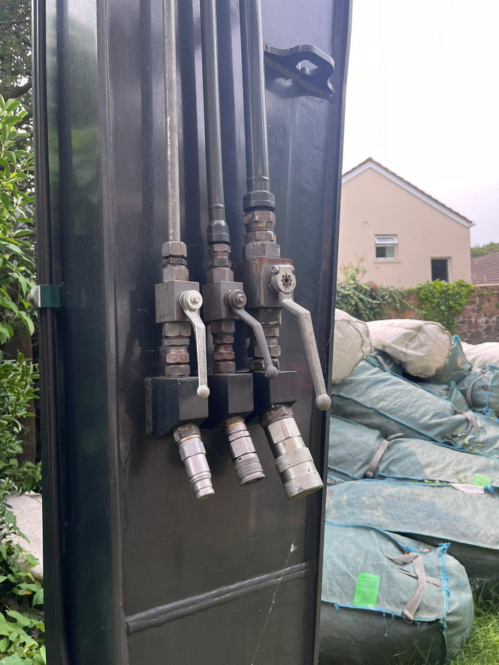 Lease a  Hyundai HX235 LCR DZ 15M High Reach Hyundai HX235 LCR DZ 15M High Reach: picture 6