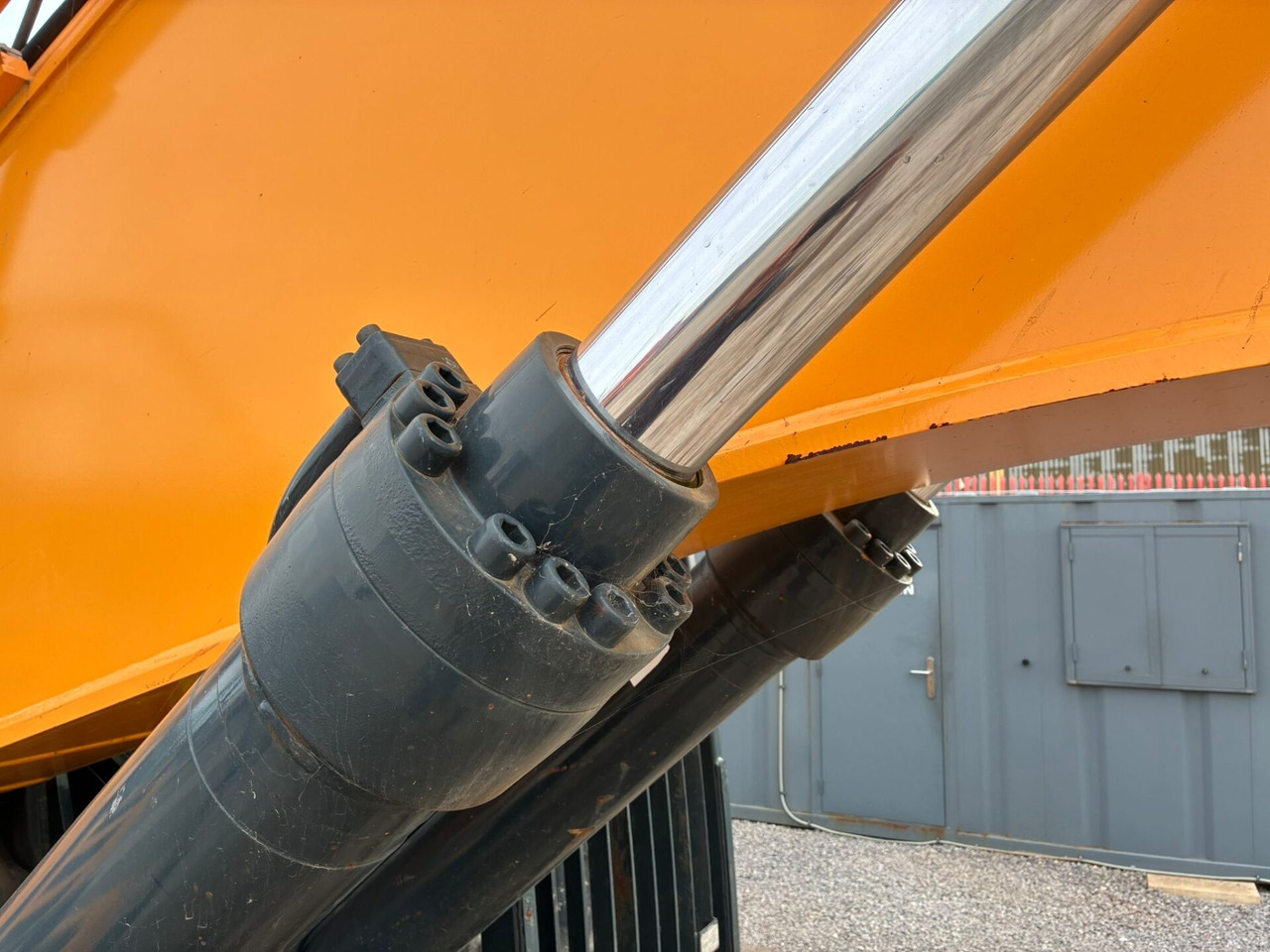 Crawler excavator Hyundai HX380: picture 13