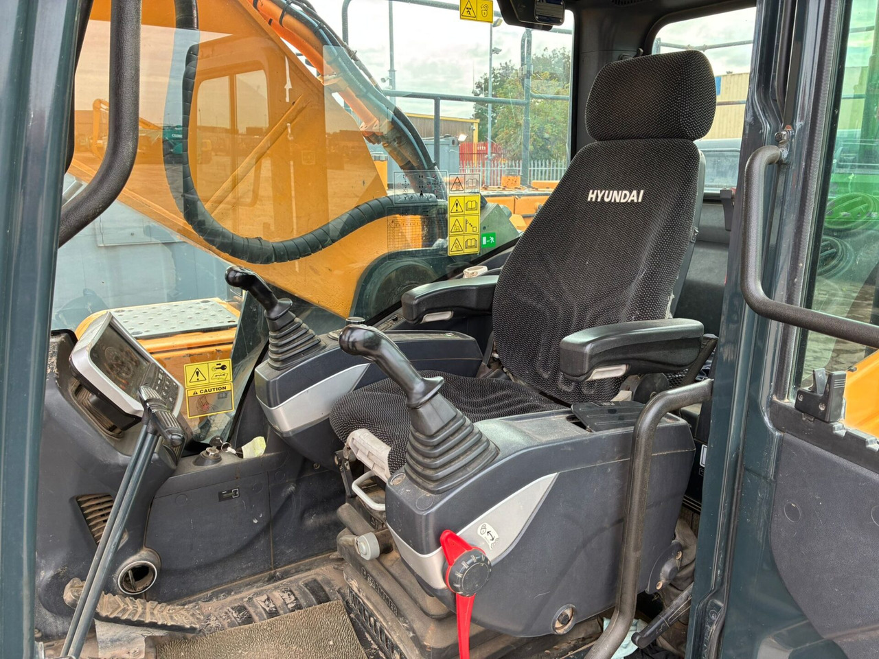 Crawler excavator Hyundai HX380: picture 16