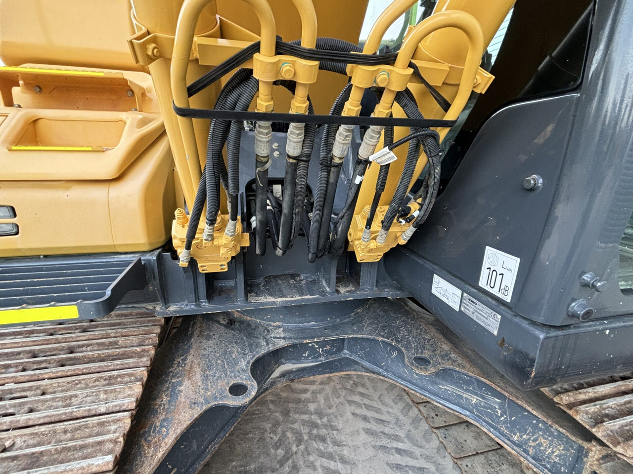 Crawler excavator Kobelco SK130LC-11: picture 13