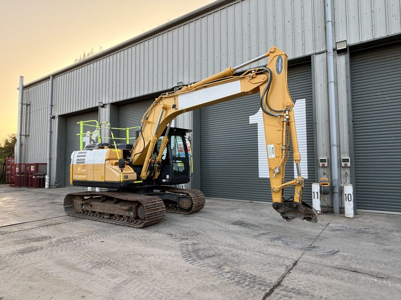 Crawler excavator Kobelco SK130LC-11: picture 7