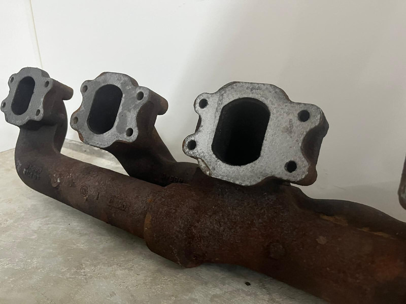 Liebherr A974 / P974 / R942 / R944 / R974 - A 974 / P 974 / R 942 / R 944 / R 974 - Engine and parts: picture 3 Liebherr A974 / P974 / R942 / R944 / R974 - A 974 / P 974 / R 942 / R 944 / R 974 - Engine and parts: picture 3