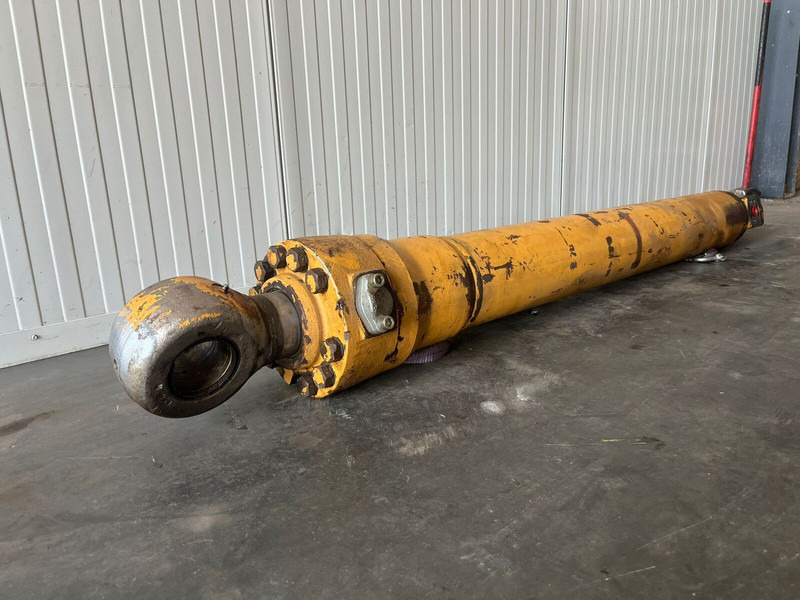 Liebherr E932 / P932 / R932 - Hydraulic cylinder: picture 2 Liebherr E932 / P932 / R932 - Hydraulic cylinder: picture 2
