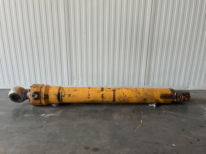 Liebherr E932 / P932 / R932 - Hydraulic cylinder: picture 1 Liebherr E932 / P932 / R932 - Hydraulic cylinder: picture 1