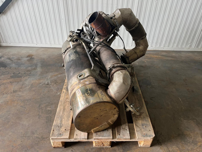 Liebherr - Muffler/ Exhaust system: picture 5 Liebherr - Muffler/ Exhaust system: picture 5