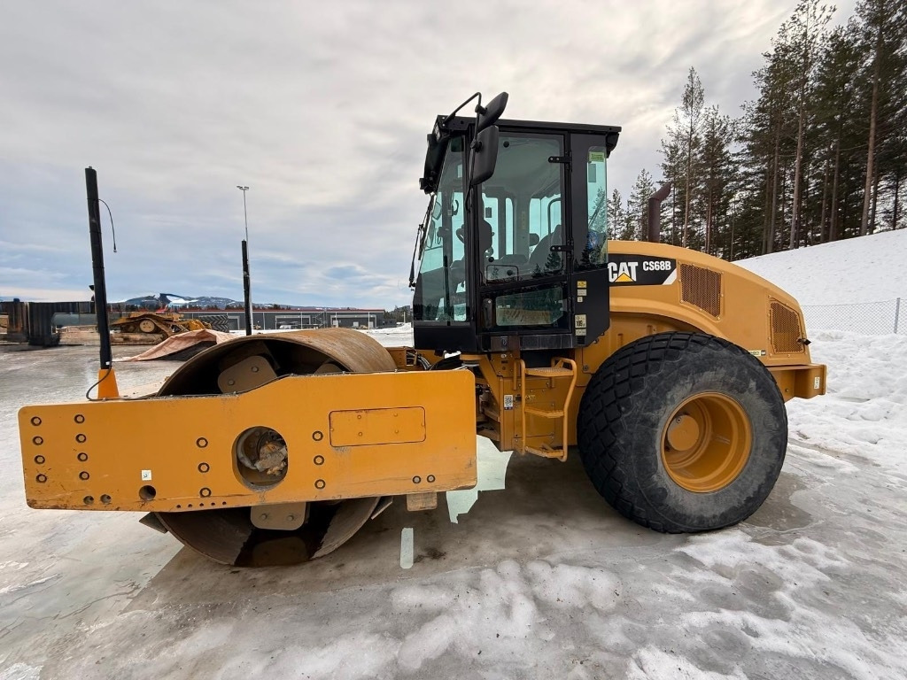 CAT CS 68 B  - Compactor: picture 3 CAT CS 68 B  - Compactor: picture 3