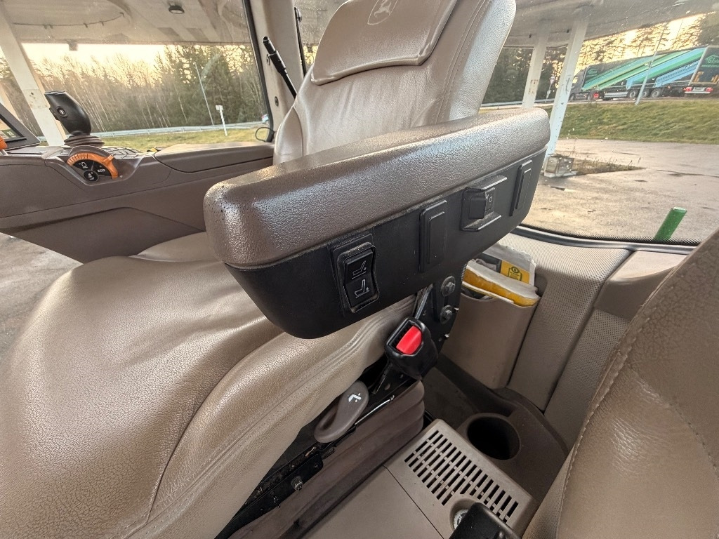 Lease a John Deere 7290 R John Deere 7290 R: picture 40 Lease a John Deere 7290 R John Deere 7290 R: picture 40