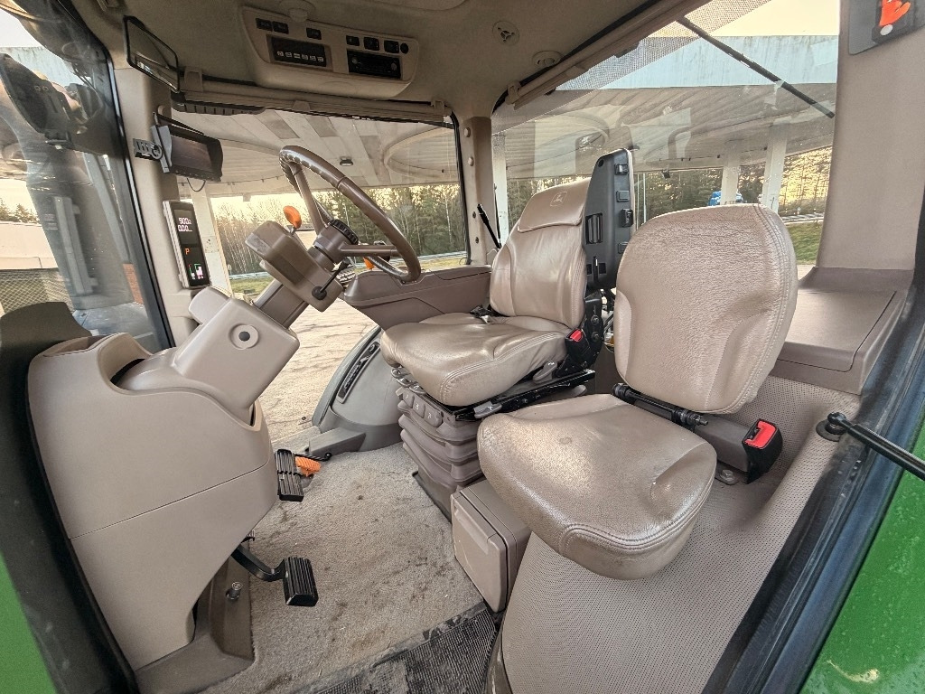 Lease a John Deere 7290 R John Deere 7290 R: picture 38 Lease a John Deere 7290 R John Deere 7290 R: picture 38