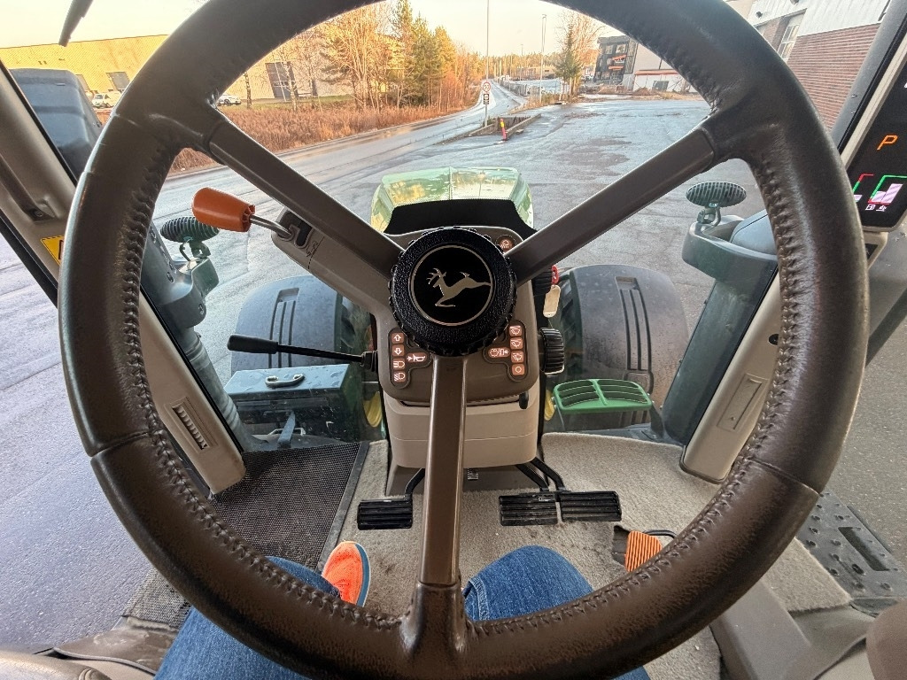 Lease a John Deere 7290 R John Deere 7290 R: picture 44 Lease a John Deere 7290 R John Deere 7290 R: picture 44