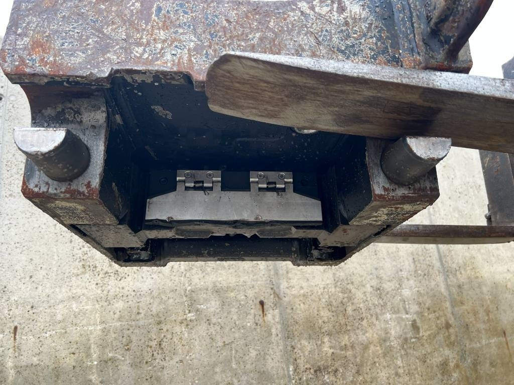 Quick coupler for Construction machinery OilQuick OQ70/55: picture 9