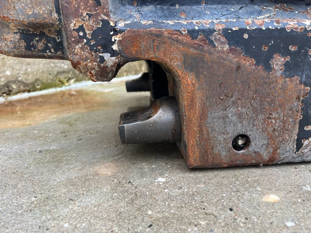 Quick coupler for Construction machinery OilQuick OQ70/55: picture 6
