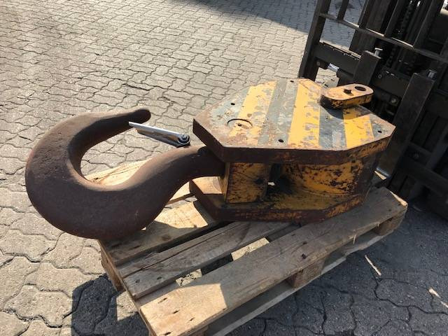 Liebherr 71t. Hook block 3-sheaves 23mm - Loader crane for Construction machinery: picture 1 Liebherr 71t. Hook block 3-sheaves 23mm - Loader crane for Construction machinery: picture 1
