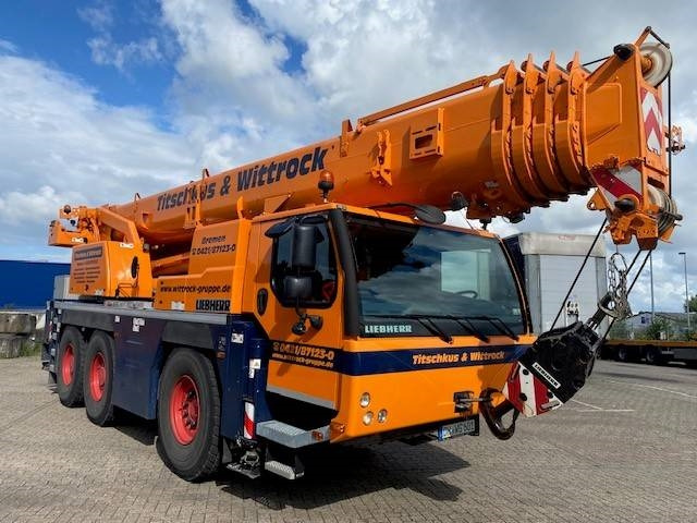 Liebherr LTM 1055-3.2 - All terrain crane: picture 1 Liebherr LTM 1055-3.2 - All terrain crane: picture 1