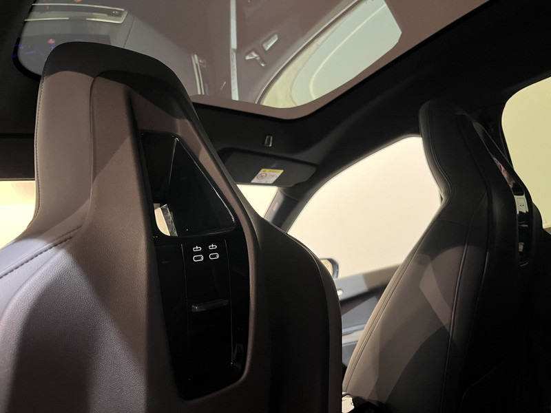 SUV BMW iX xDrive40 High Executive 77 kWh / Luchtvering / Pano / Harman Kardon / Trekhaak / Sportpakket / 27.750 KM !!: picture 17