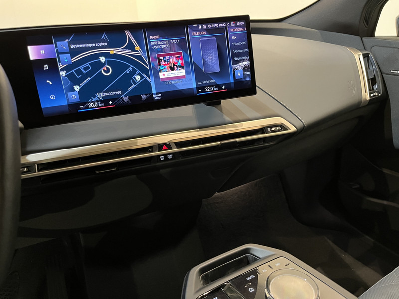 SUV BMW iX xDrive40 High Executive 77 kWh / Luchtvering / Pano / Harman Kardon / Trekhaak / Sportpakket / 27.750 KM !!: picture 9