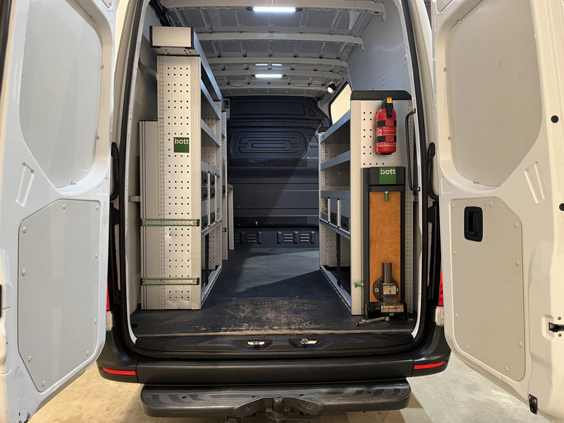 Mercedes-Benz Sprinter 317 CDI L2H2 RWD / Euro 6 / Servicebus / Bott inrichting / 220V / MBUX / Airco / Cruise / CarPlay / Camera / Trekhaak / BPM VRIJ !! - Panel van: picture 4 Mercedes-Benz Sprinter 317 CDI L2H2 RWD / Euro 6 / Servicebus / Bott inrichting / 220V / MBUX / Airco / Cruise / CarPlay / Camera / Trekhaak / BPM VRIJ !! - Panel van: picture 4