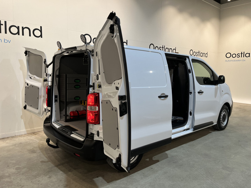 Peugeot e-Expert EV L2 75 kWh Servicebus / Inrichting / 100% Elektrisch / Airco / 220V. / Trekhaak / Camera / Cruise Control / Navigatie / CarPlay / 3-Zits / 1.900 KM !! - Small van, Electric van: picture 2 Peugeot e-Expert EV L2 75 kWh Servicebus / Inrichting / 100% Elektrisch / Airco / 220V. / Trekhaak / Camera / Cruise Control / Navigatie / CarPlay / 3-Zits / 1.900 KM !! - Small van, Electric van: picture 2