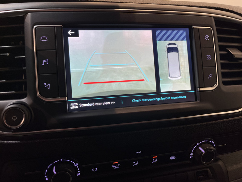 Lease a Peugeot e-Expert L2 Premium 75 kWh Servicebus / Van den Born Inrichting / 100% Elektrisch / Airco / Camera / Cruise Control / Navigatie / CarPlay / 12.400 KM !! Peugeot e-Expert L2 Premium 75 kWh Servicebus / Van den Born Inrichting / 100% Elektrisch / Airco / Camera / Cruise Control / Navigatie / CarPlay / 12.400 KM !!: picture 8