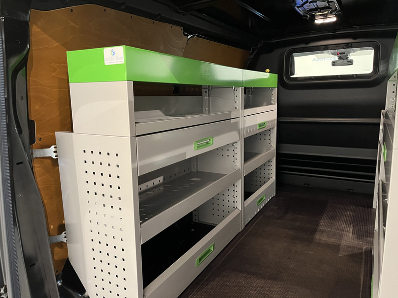 Lease a Peugeot e-Expert L2 Premium 75 kWh Servicebus / Van den Born Inrichting / 100% Elektrisch / Airco / Camera / Cruise Control / Navigatie / CarPlay / 12.400 KM !! Peugeot e-Expert L2 Premium 75 kWh Servicebus / Van den Born Inrichting / 100% Elektrisch / Airco / Camera / Cruise Control / Navigatie / CarPlay / 12.400 KM !!: picture 9