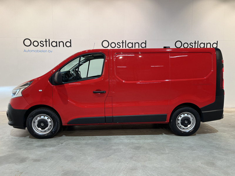 Renault Trafic 2.0 dCi 170 PK L1H1 / Euro 6 / Airco / Cruise Control / PDC / CarPlay / Navigatie / Trekhaak / LED / 3-Zits - Small van: picture 4 Renault Trafic 2.0 dCi 170 PK L1H1 / Euro 6 / Airco / Cruise Control / PDC / CarPlay / Navigatie / Trekhaak / LED / 3-Zits - Small van: picture 4