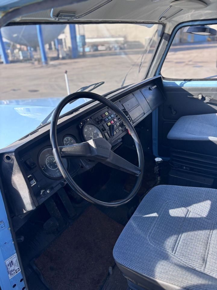 Dropside/ Flatbed truck Scania Scania 111: picture 6 Dropside/ Flatbed truck Scania Scania 111: picture 6