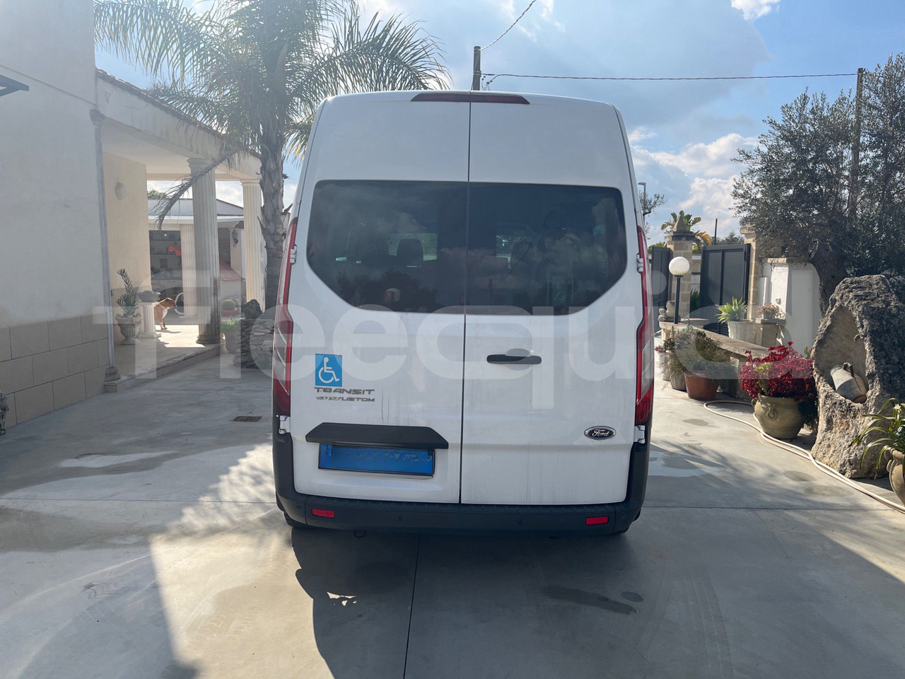 Ford Transit - Coach: picture 5 Ford Transit - Coach: picture 5