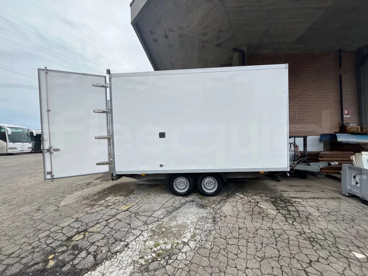 Humbaur Rimorchio - Closed box trailer: picture 4 Humbaur Rimorchio - Closed box trailer: picture 4