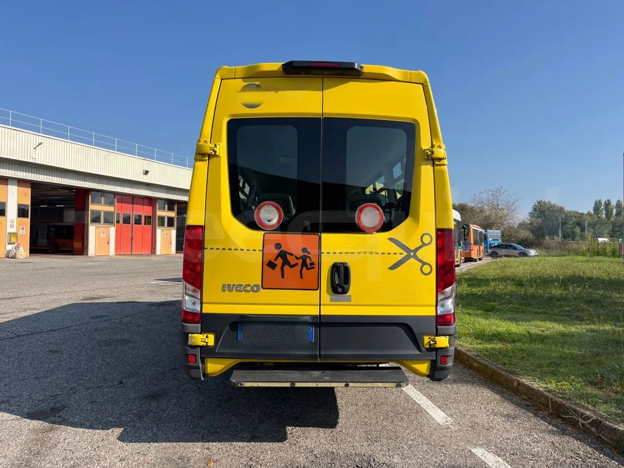 Iveco Daily - School bus: picture 5 Iveco Daily - School bus: picture 5