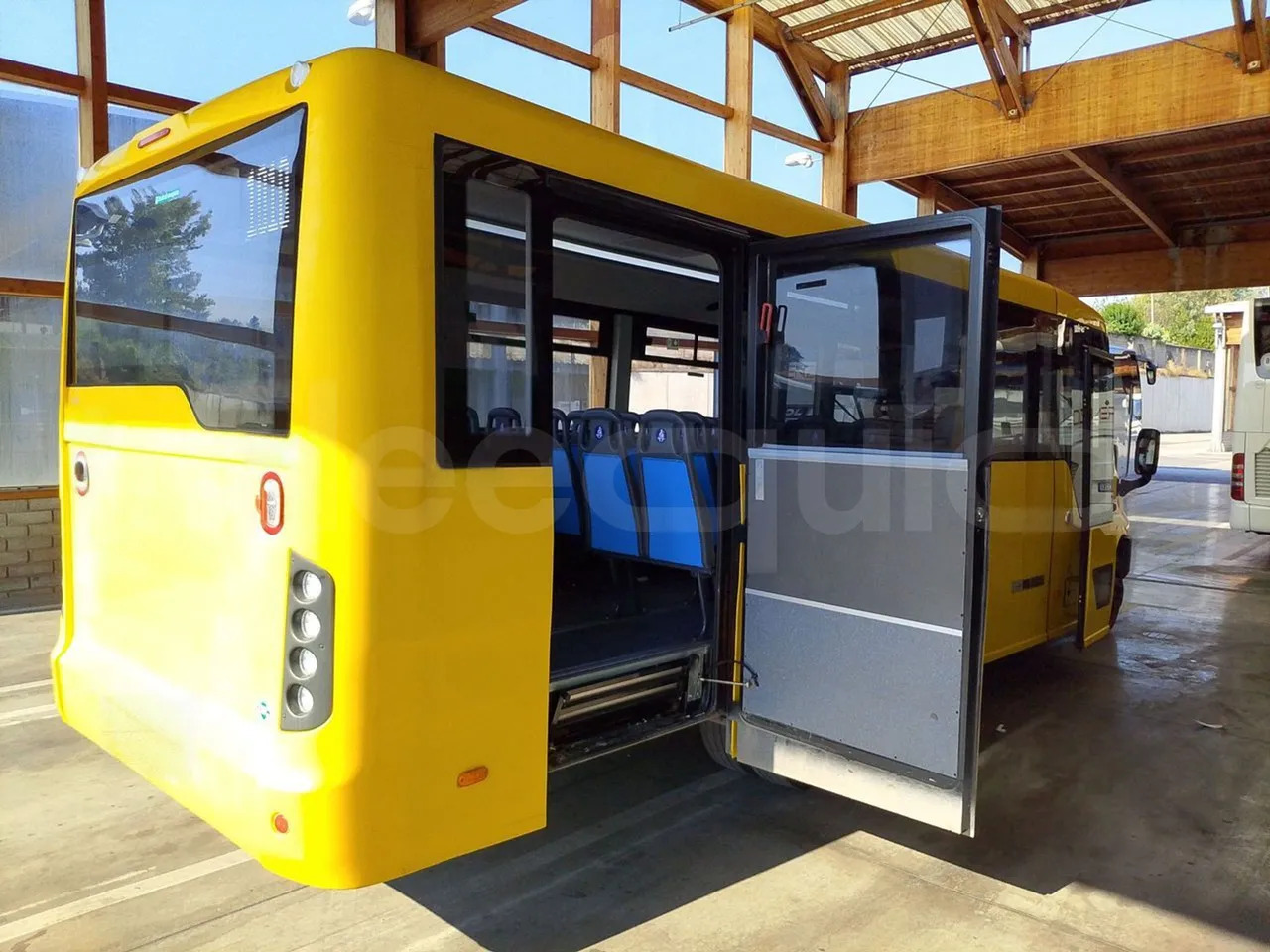 School bus Iveco Indcar: picture 8