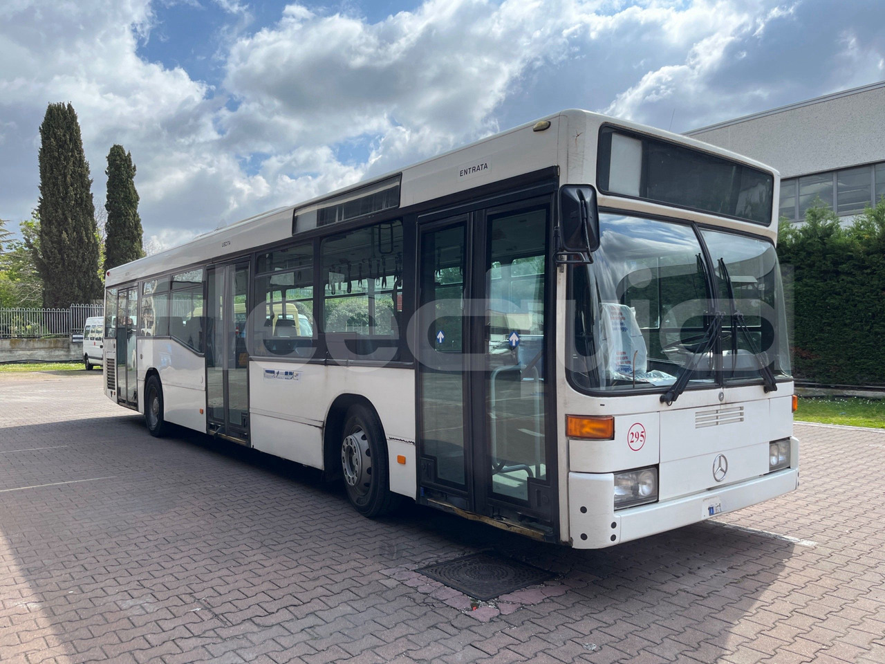 Mercedes-Benz O 405N2 - Suburban bus: picture 1 Mercedes-Benz O 405N2 - Suburban bus: picture 1