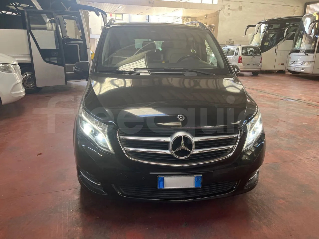Mercedes-Benz Viano - Minibus, Passenger van: picture 2 Mercedes-Benz Viano - Minibus, Passenger van: picture 2