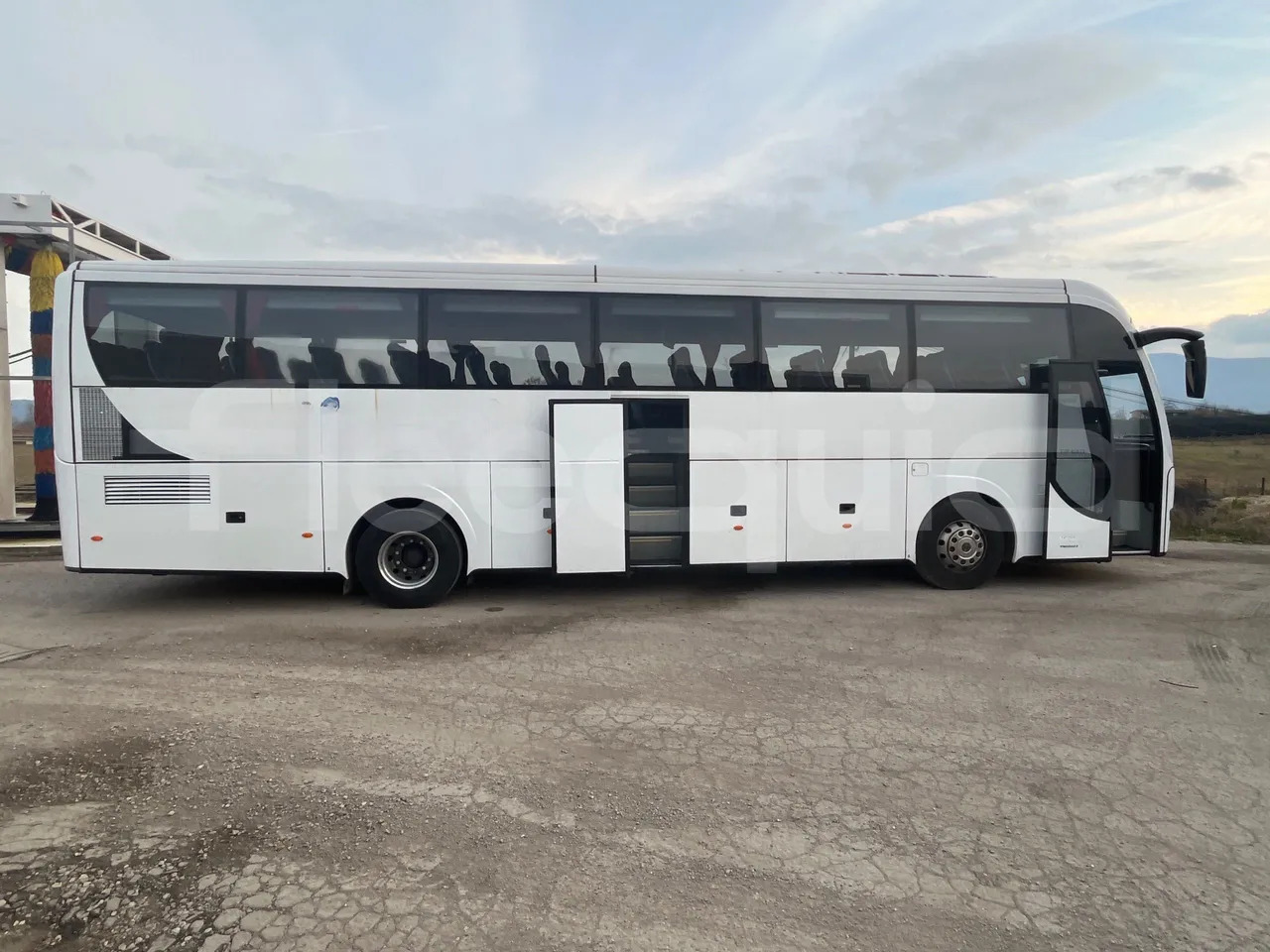 Lease a  Volvo B12 Volvo B12: picture 12