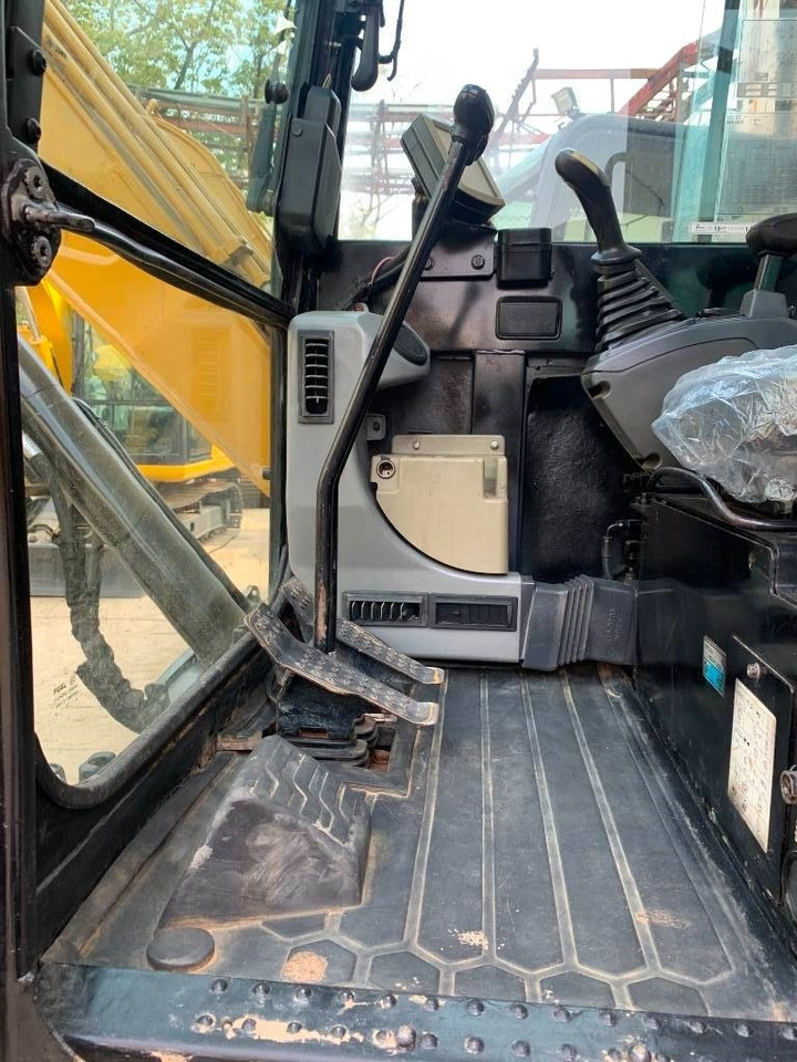 CAT 305.5E2 - Crawler excavator: picture 5 CAT 305.5E2 - Crawler excavator: picture 5