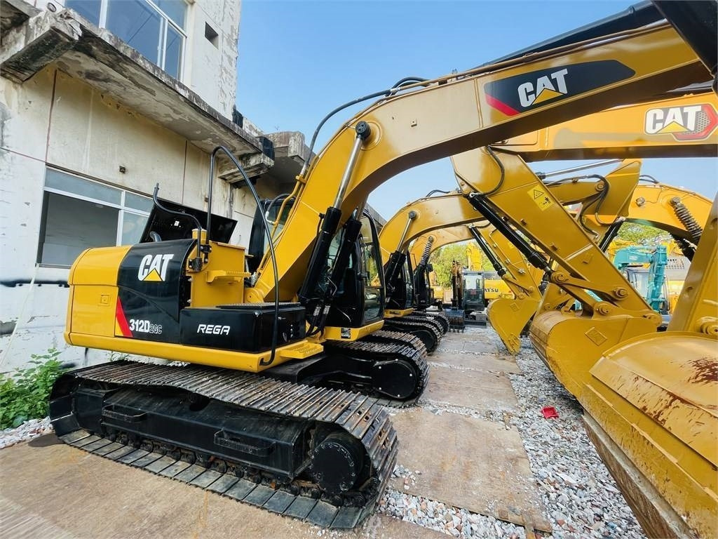 Crawler excavator CAT 312D2GC: picture 1