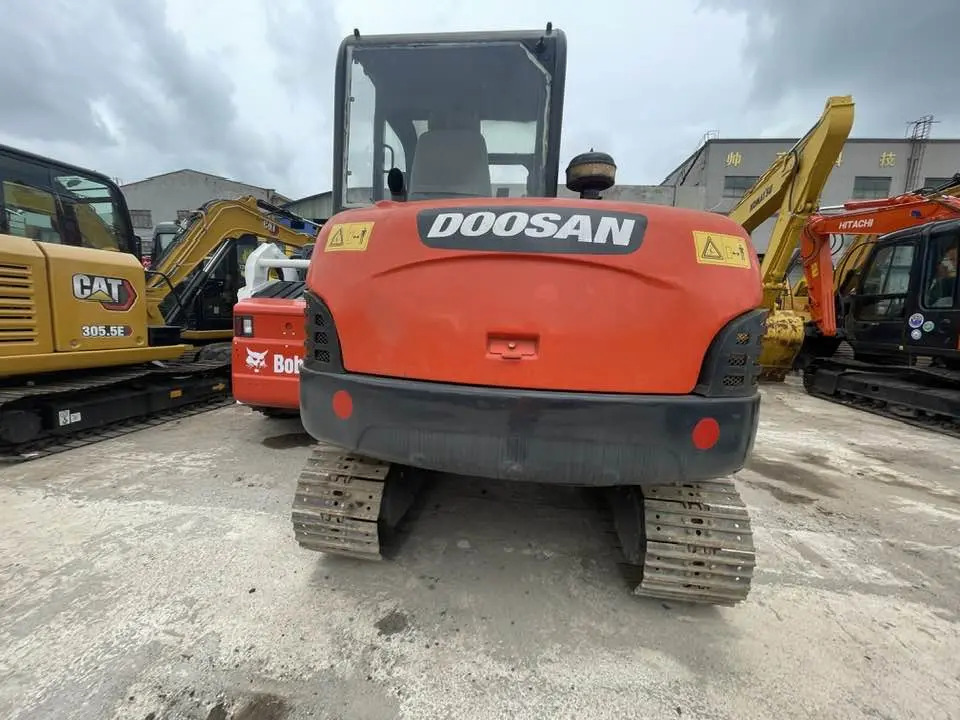 Mini excavator Doosan DH60-7: picture 6