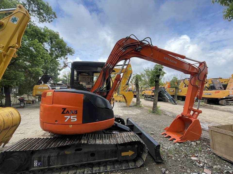 Hitachi ZAXIS 75 - Mini excavator: picture 3 Hitachi ZAXIS 75 - Mini excavator: picture 3
