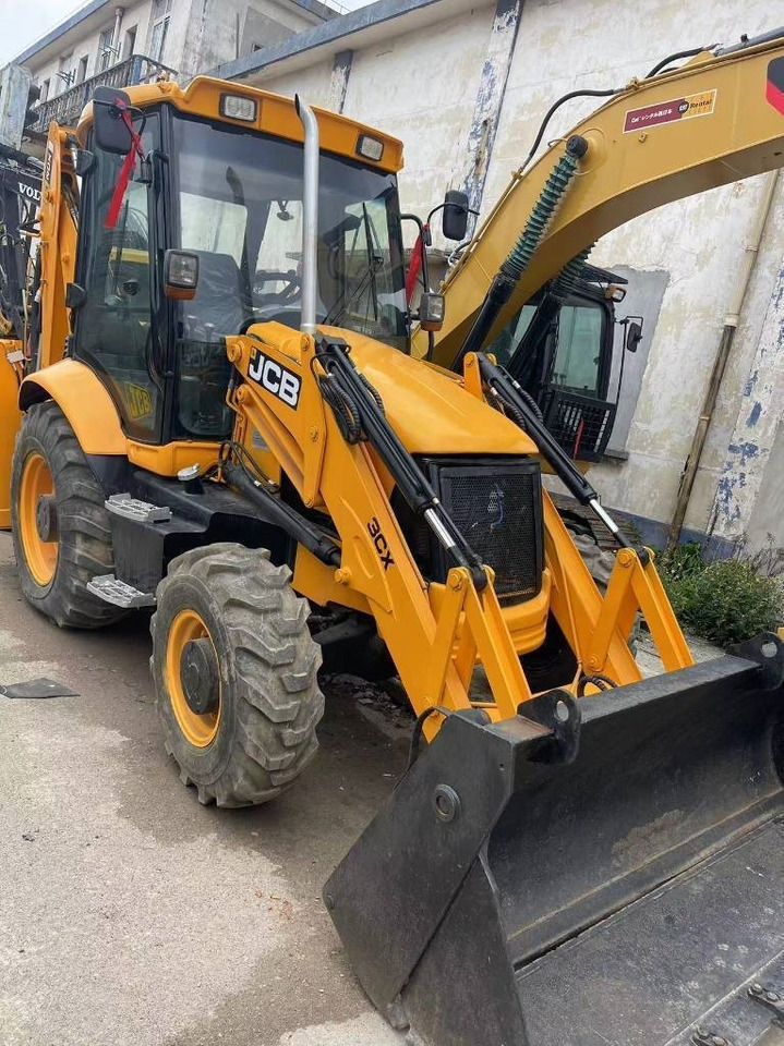 JCB 3CX - Backhoe loader: picture 1 JCB 3CX - Backhoe loader: picture 1