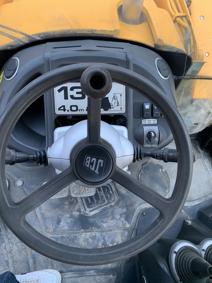 Wheel loader JCB 4CX: picture 9