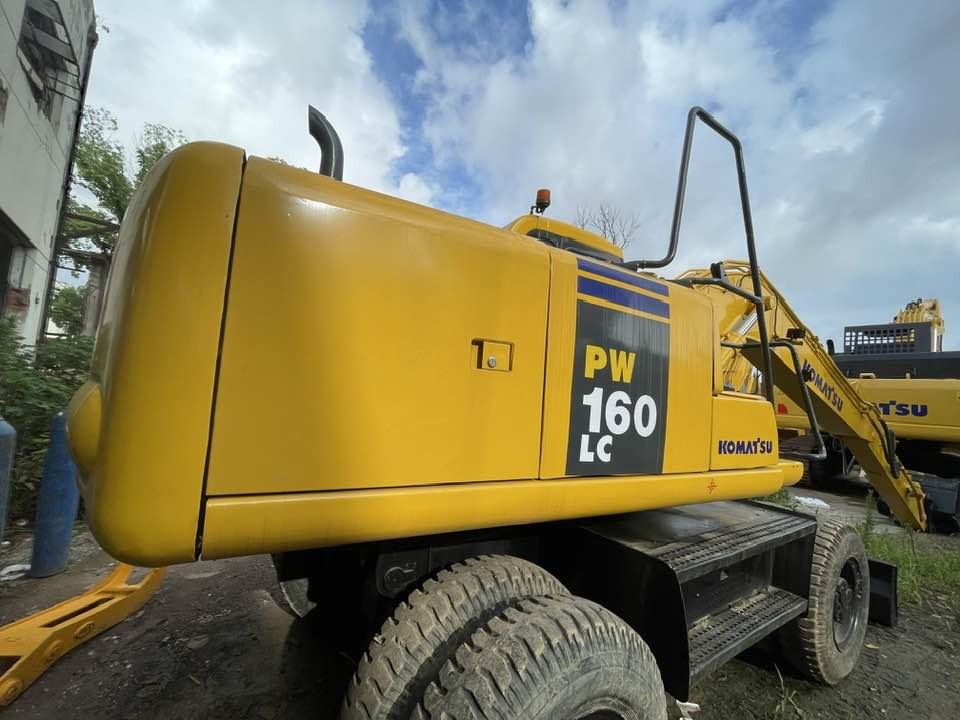 Wheel excavator Komatsu PW160: picture 20