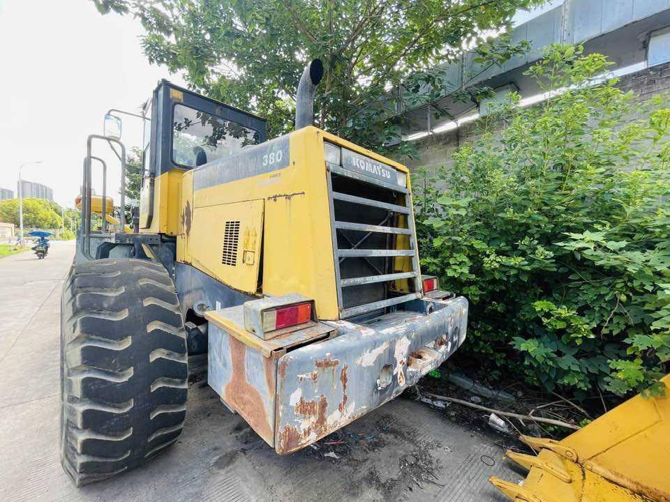 Komatsu WA380-8 - Wheel loader: picture 2 Komatsu WA380-8 - Wheel loader: picture 2