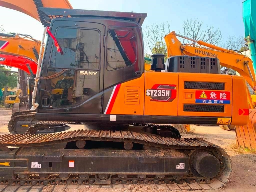 Sany SY 235 H - Crawler excavator: picture 4 Sany SY 235 H - Crawler excavator: picture 4