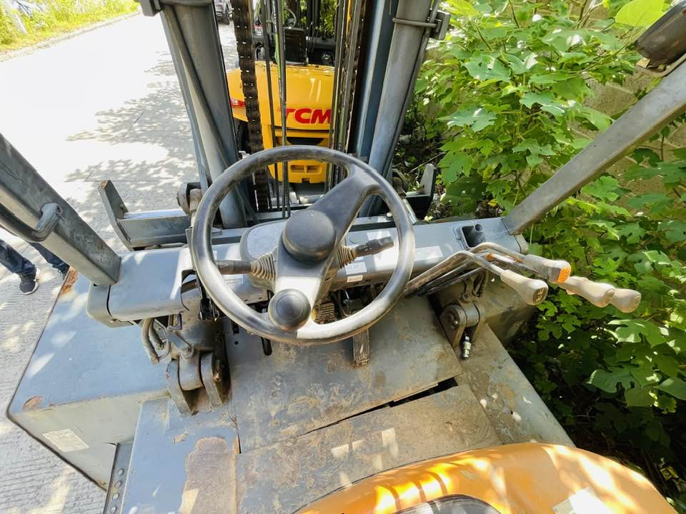 TCM 100 (FD100 series forklift) - Forklift: picture 3 TCM 100 (FD100 series forklift) - Forklift: picture 3