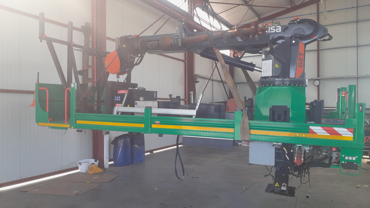 - Crane truck: picture 2 - Crane truck: picture 2