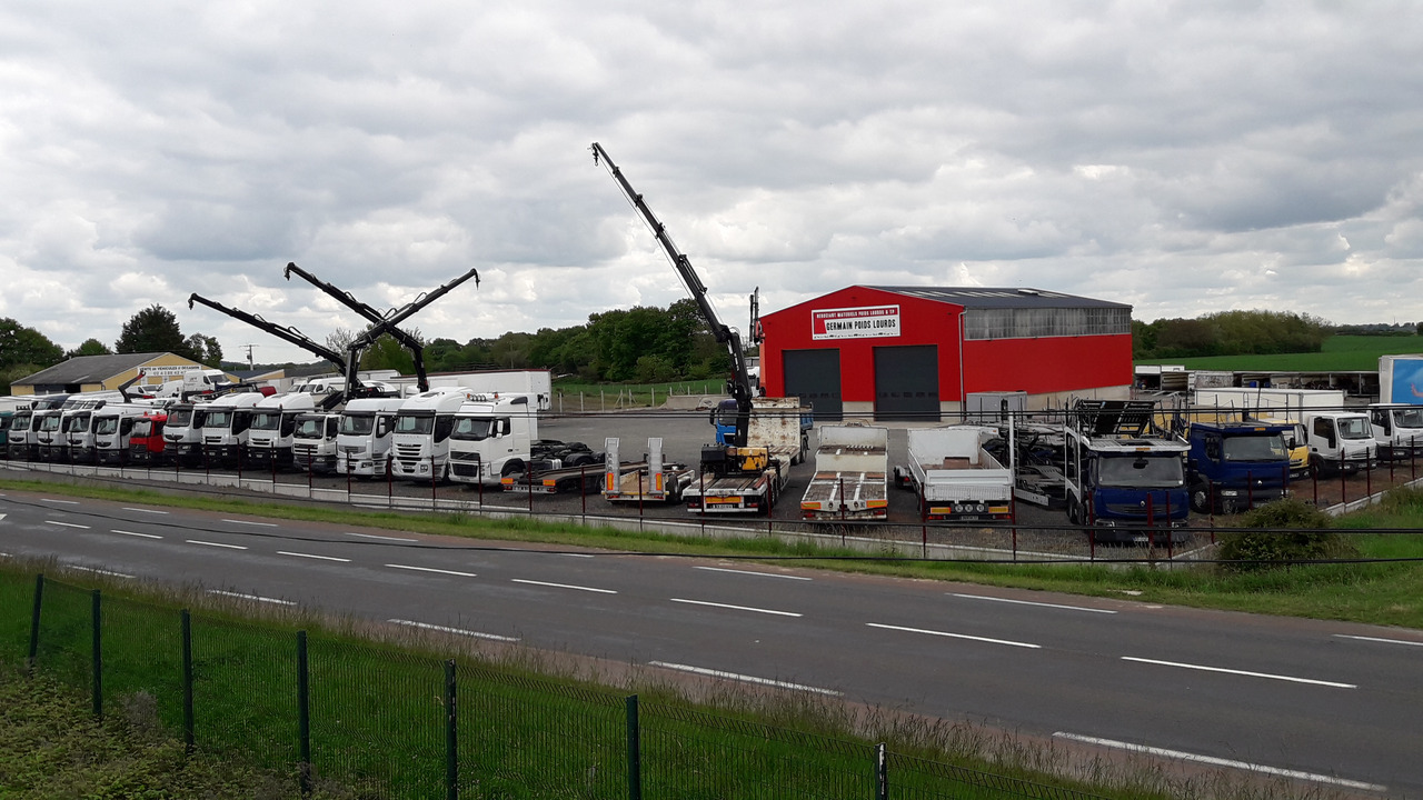 Hook lift truck IVECO: picture 13