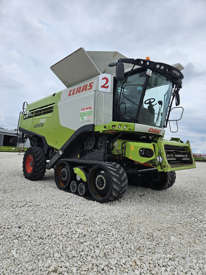CLAAS LEXION 780 TT, V12.30 - Combine harvester: picture 1 CLAAS LEXION 780 TT, V12.30 - Combine harvester: picture 1