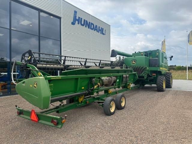 John Deere T660I - Combine harvester: picture 4 John Deere T660I - Combine harvester: picture 4