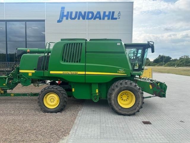 John Deere T660I - Combine harvester: picture 2 John Deere T660I - Combine harvester: picture 2