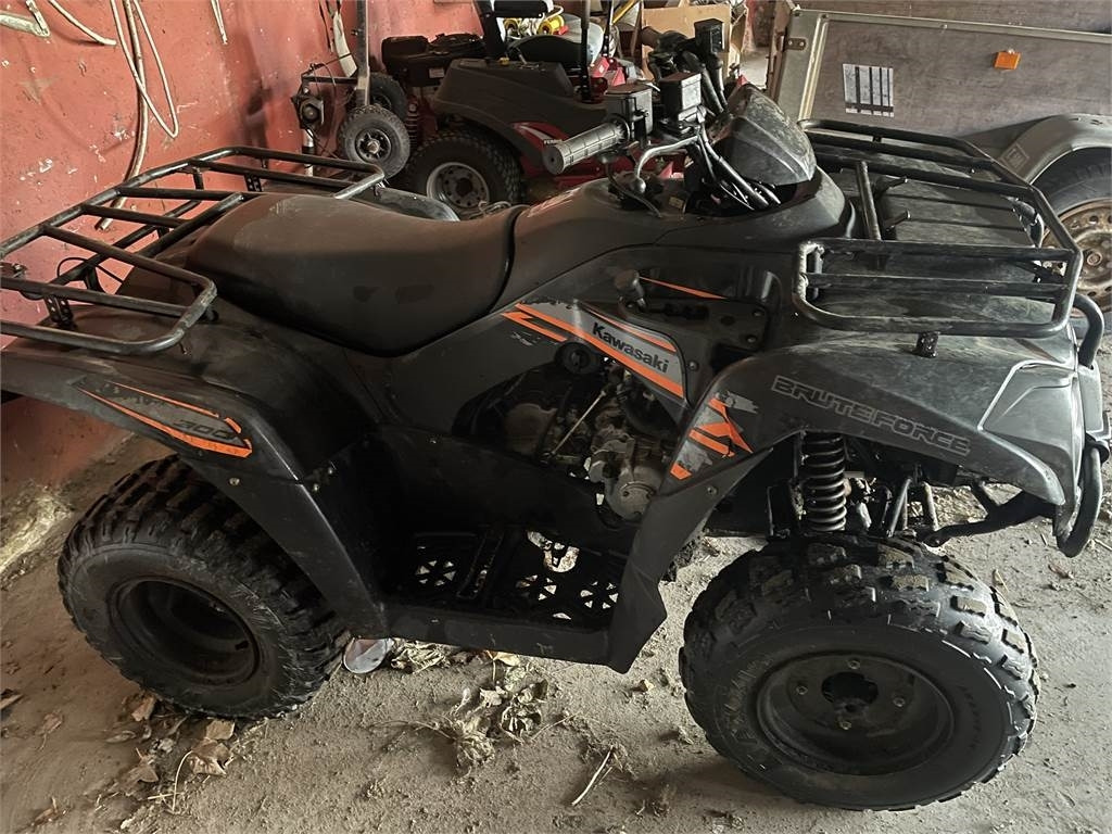 Kawasaki 300 BRUTE FORCE 2*4 - Side-by-side/ ATV: picture 1 Kawasaki 300 BRUTE FORCE 2*4 - Side-by-side/ ATV: picture 1